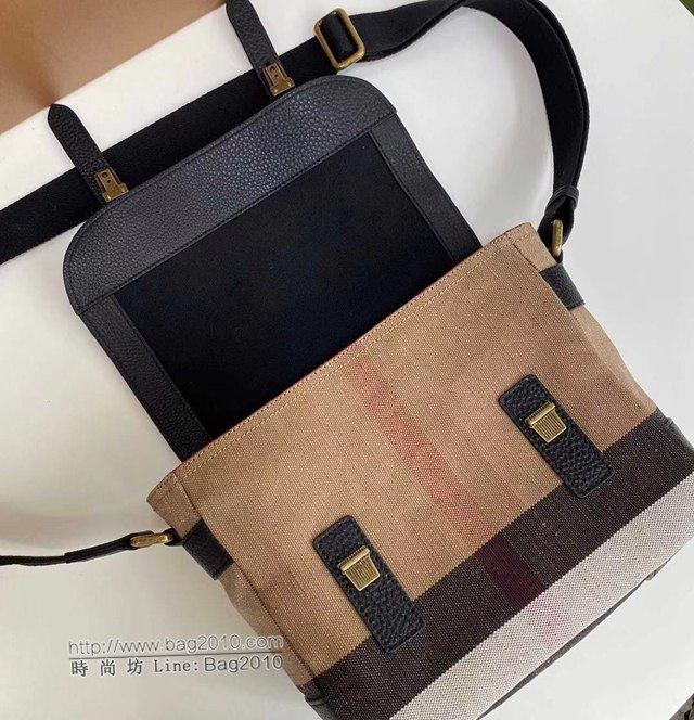 Burberry專櫃新款男包 巴寶莉男士麻料郵差包麻料包 單肩斜挎男包  db1155